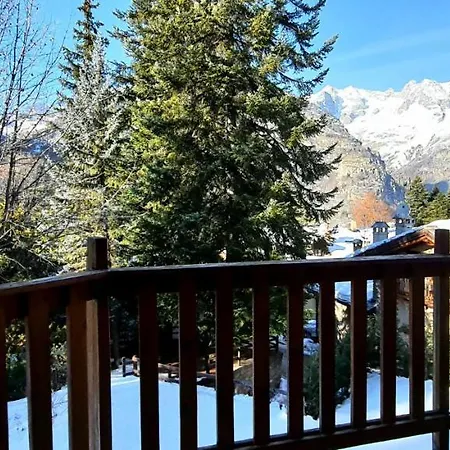 Mont Blanc Apartment- Bluchalet דירה קורמאיור